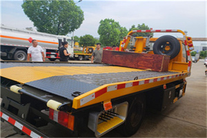 昭觉附近拖车电话号码服务